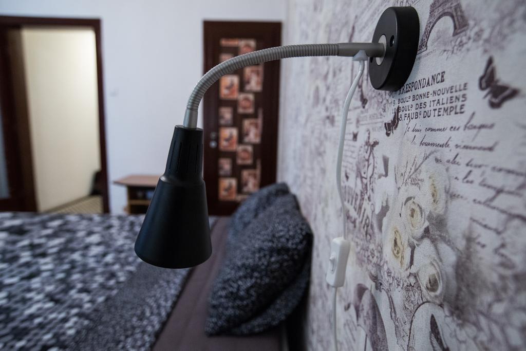 Cismigiu Garden Studio Apartment บูคาเรสต์ ภายนอก รูปภาพ