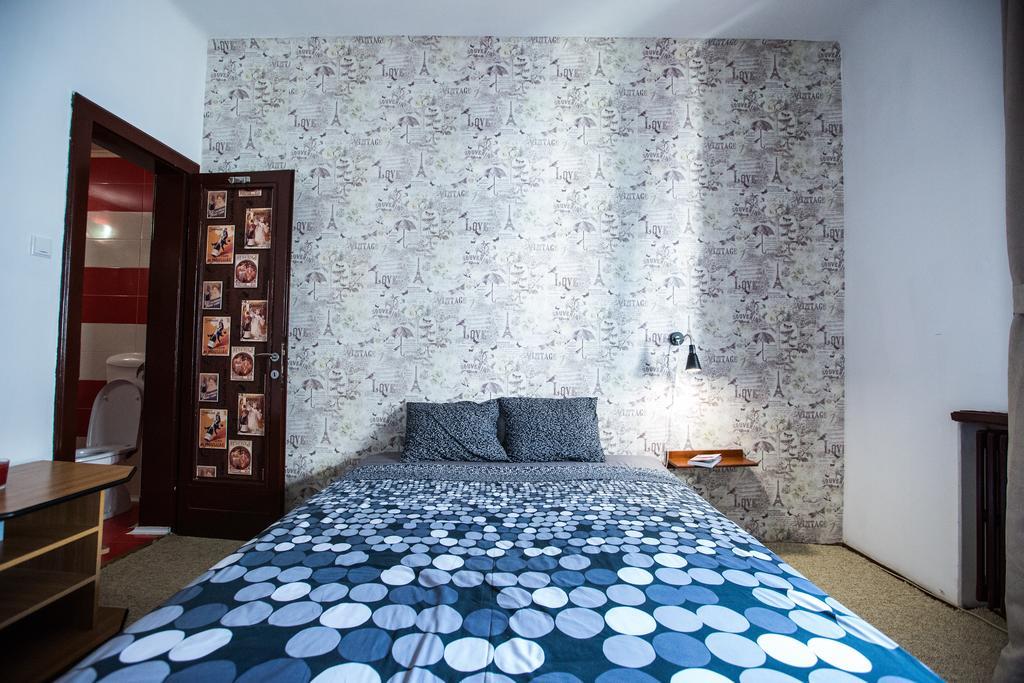 Cismigiu Garden Studio Apartment บูคาเรสต์ ภายนอก รูปภาพ