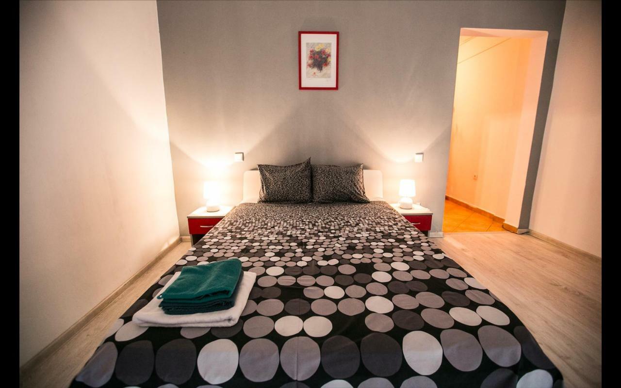 Cismigiu Garden Studio Apartment บูคาเรสต์ ภายนอก รูปภาพ