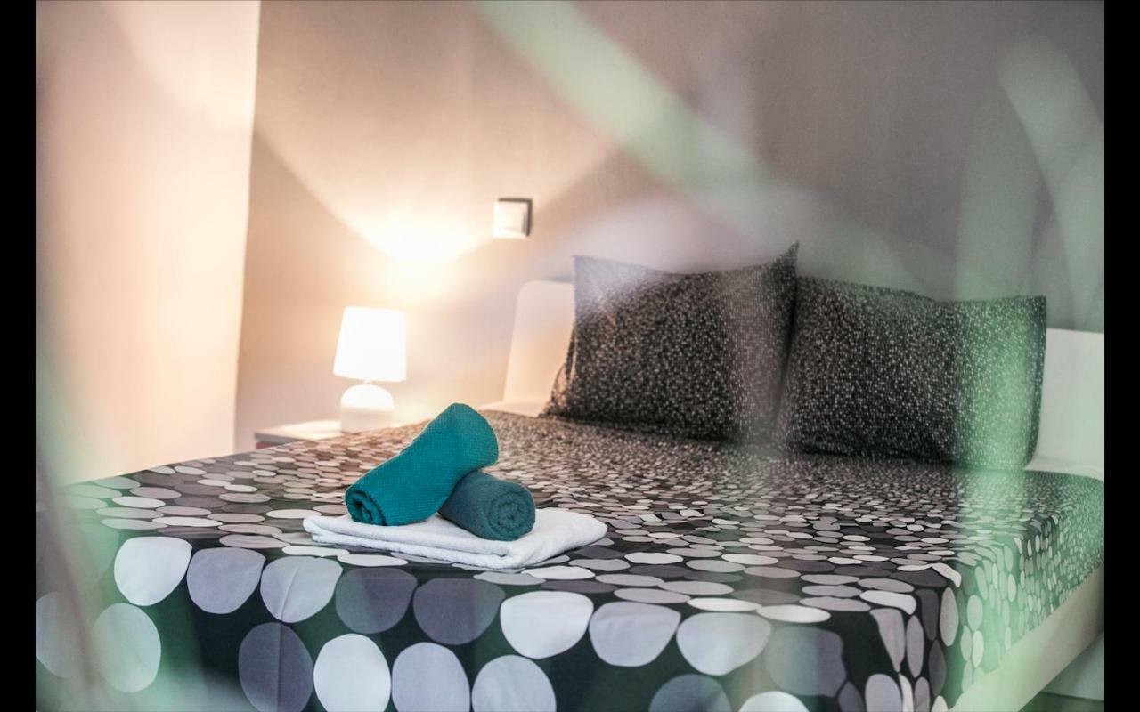 Cismigiu Garden Studio Apartment บูคาเรสต์ ภายนอก รูปภาพ