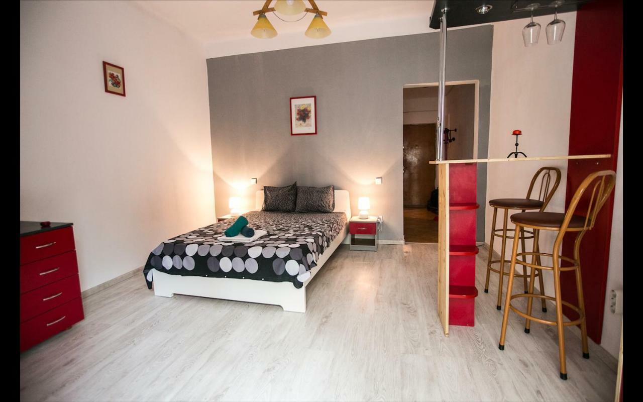 Cismigiu Garden Studio Apartment บูคาเรสต์ ภายนอก รูปภาพ