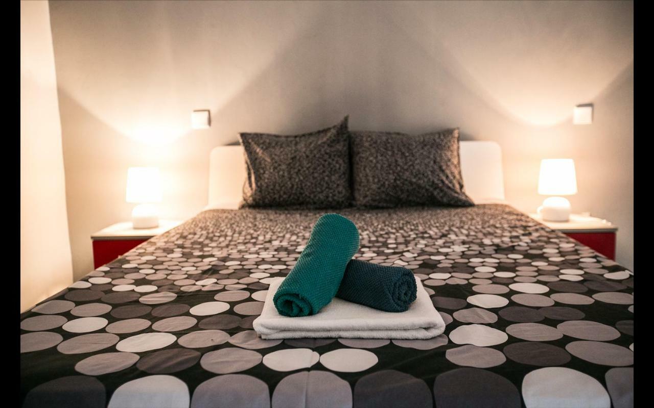 Cismigiu Garden Studio Apartment บูคาเรสต์ ภายนอก รูปภาพ
