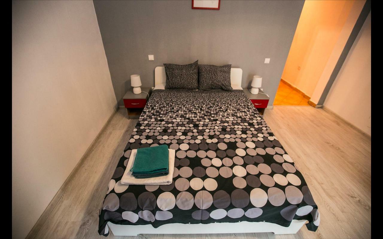 Cismigiu Garden Studio Apartment บูคาเรสต์ ภายนอก รูปภาพ