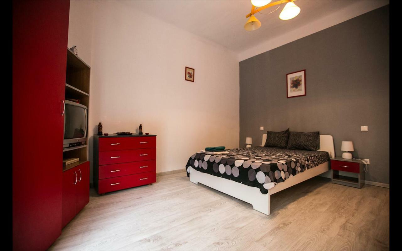 Cismigiu Garden Studio Apartment บูคาเรสต์ ภายนอก รูปภาพ