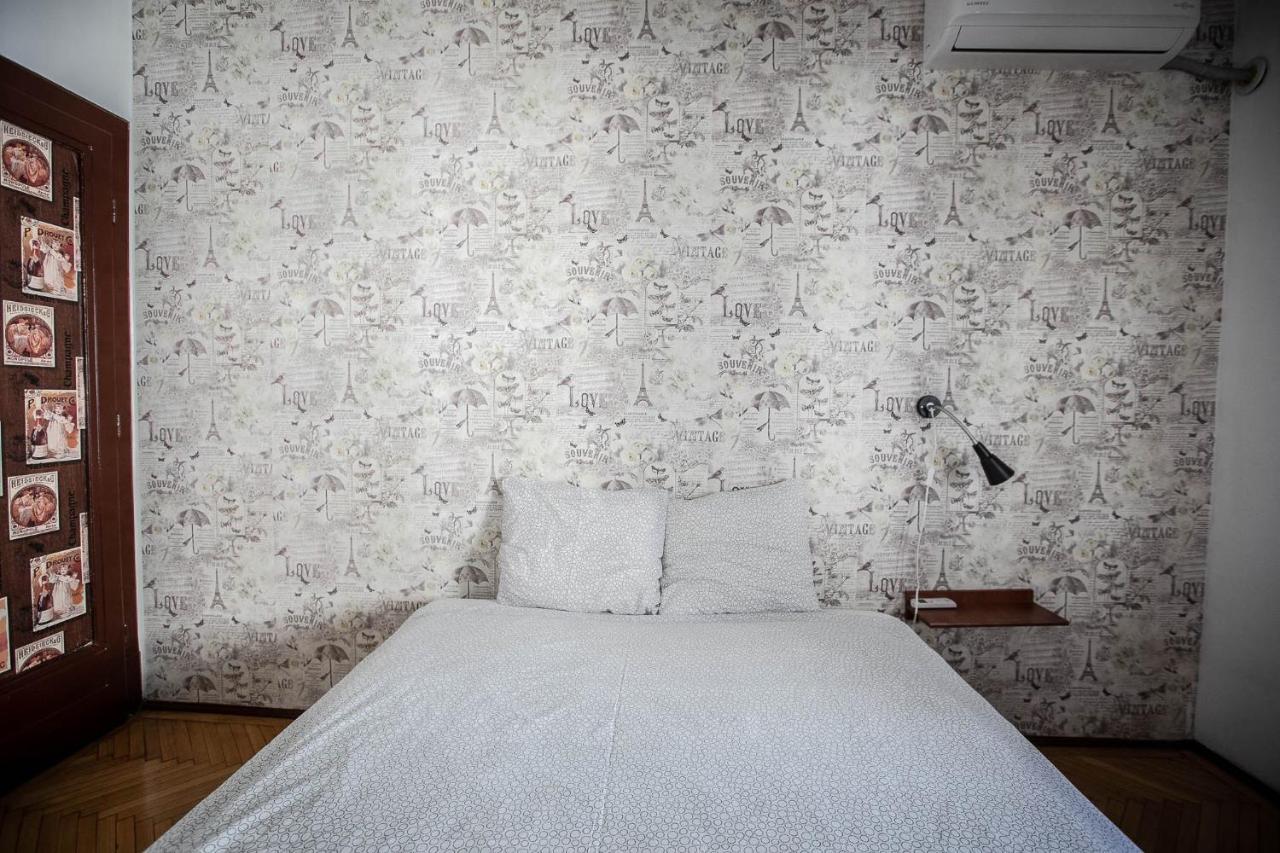 Cismigiu Garden Studio Apartment บูคาเรสต์ ภายนอก รูปภาพ