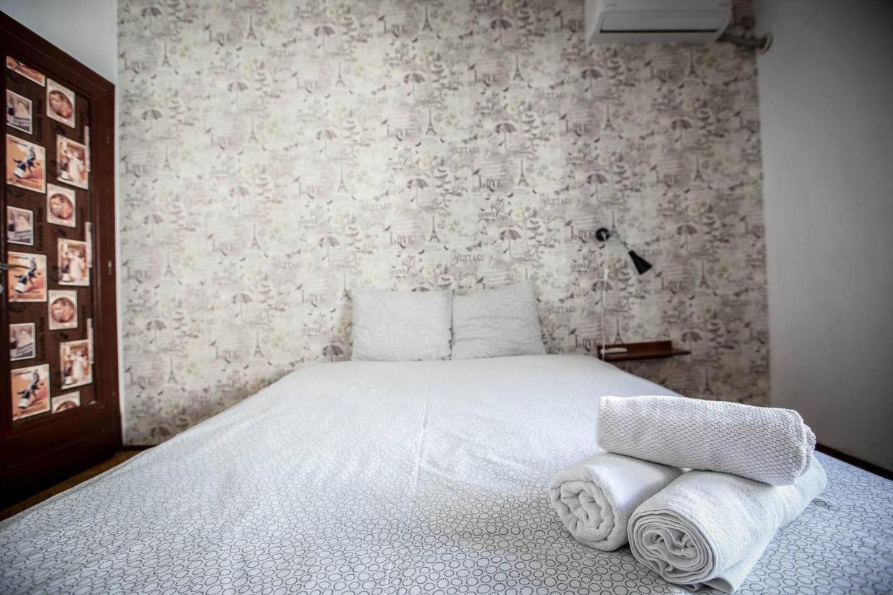 Cismigiu Garden Studio Apartment บูคาเรสต์ ภายนอก รูปภาพ